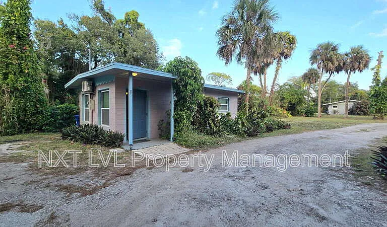 240 W Mariana Ave #B — Photo 1