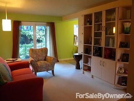 Living room
						:
						Living room with sliding glass door. View from bedrooms