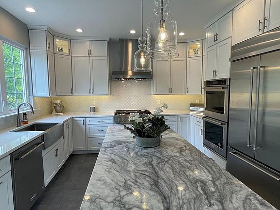 4th image of 20190 Hidden Creek Ct