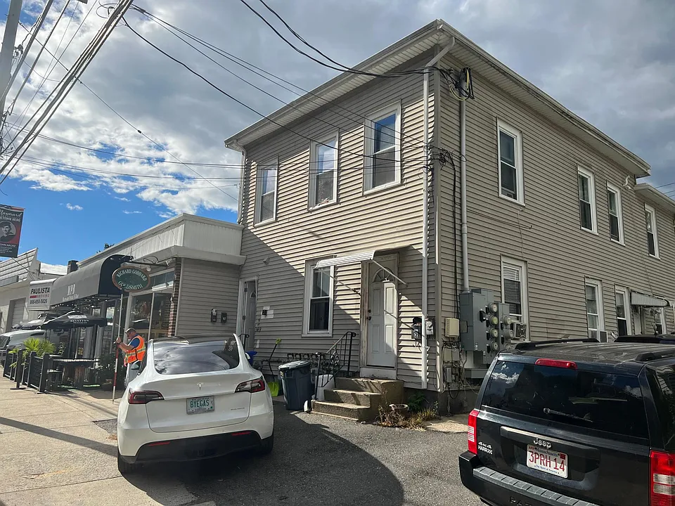 149 Main St #3