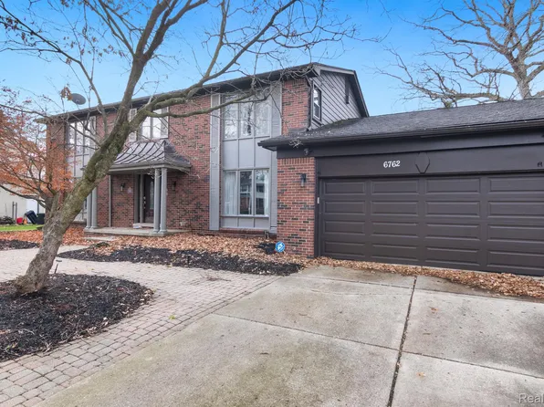 6762 Edinborough Dr, West Bloomfield, MI 48322