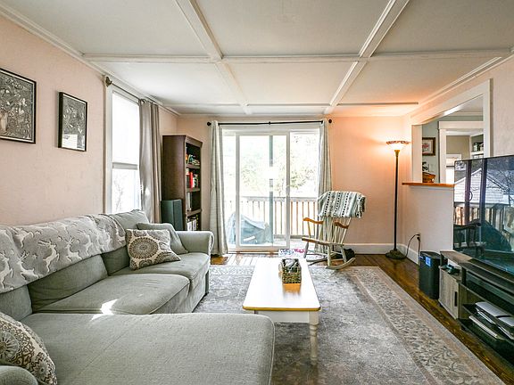 3rd image of 26 Marcelle Avenue