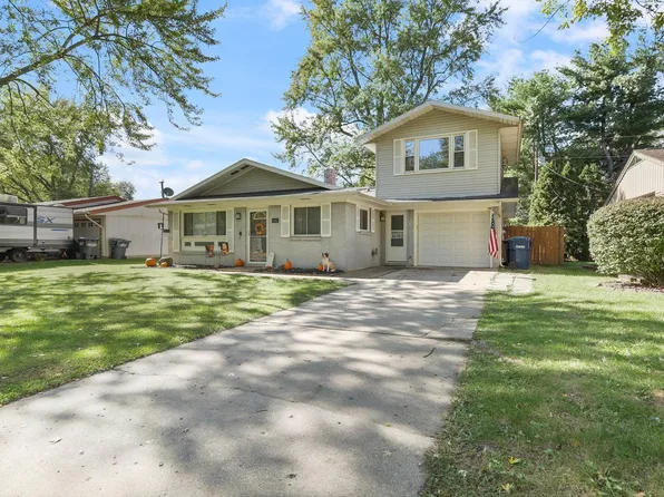 1801 S York Rd, Yorktown, IN 47396