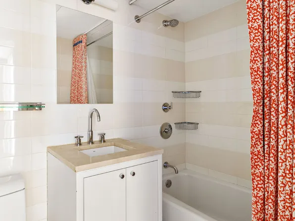 200 East 66th Street image 14 of 28