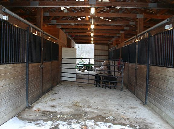 Center aisle, barn
