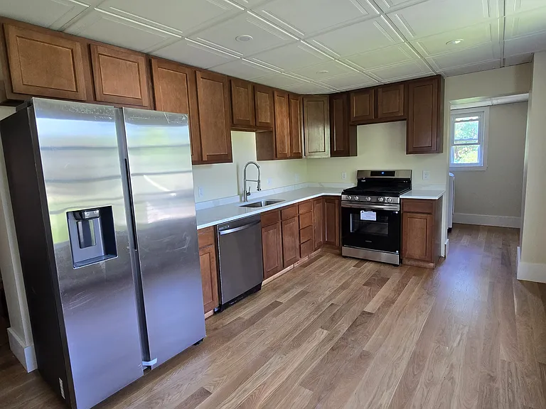 77 Rowe St #2 — Photo 3