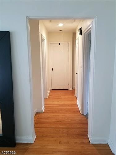 2nd image of 33B Meadowbrook Pl
