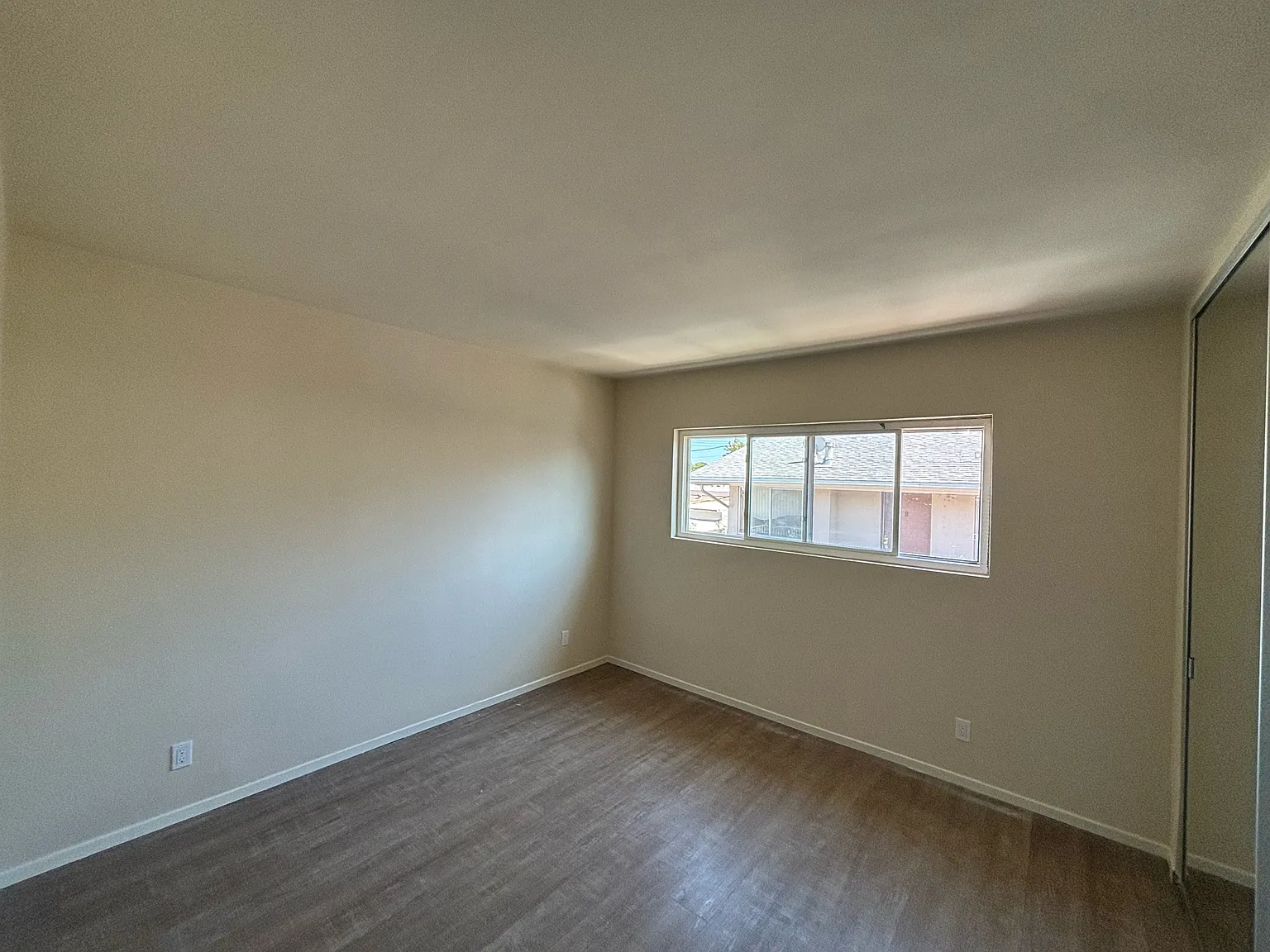 2 bed, 1036 sqft, $2,500 — Photo 2