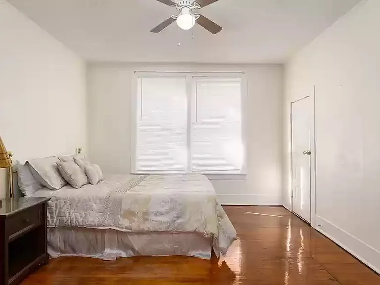 135 Gilbert Ct — Photo 8