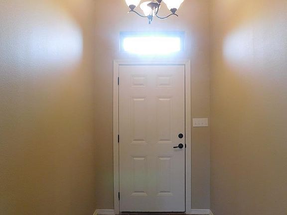 4th image of 213 Lemon Dr