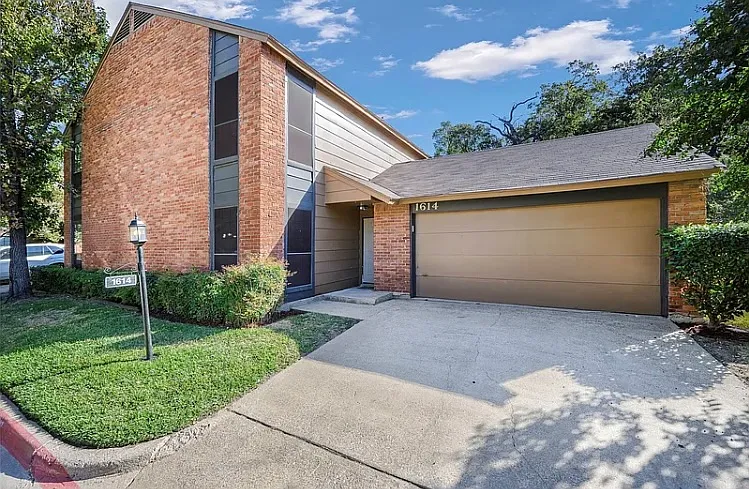 Building Photo - 1614 Brentwood Dr