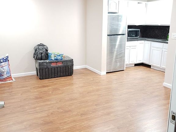 3rd image of 168-45 93rd Ave