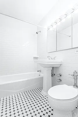 Rented by Olnick Organization | media 14