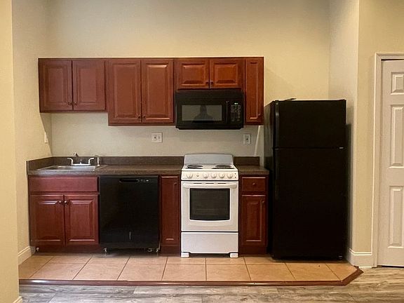2nd image of 2031 Saint Paul St APT 2F