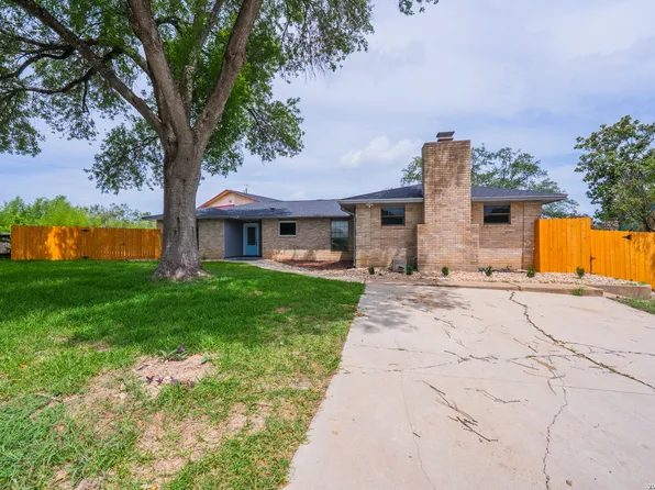 1002 RIVER OAK DR, Seguin, TX 78155