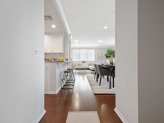 2nd image of 13024 Union Ave Unit 203