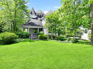 114 S Stough St, Hinsdale, IL 60521