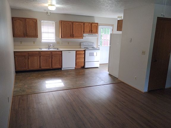 3rd image of 600 Park Ave Ste 4