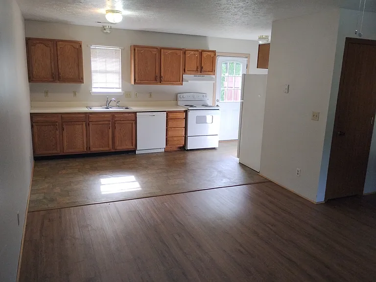 600 Park Ave #4 — Photo 3