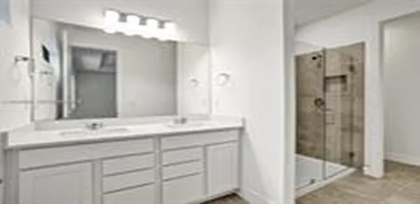3 bed, 1627 sqft, $4,300 — Photo 3