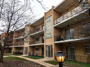 10325 S Pulaski Rd #209, Oak Lawn, IL 60453