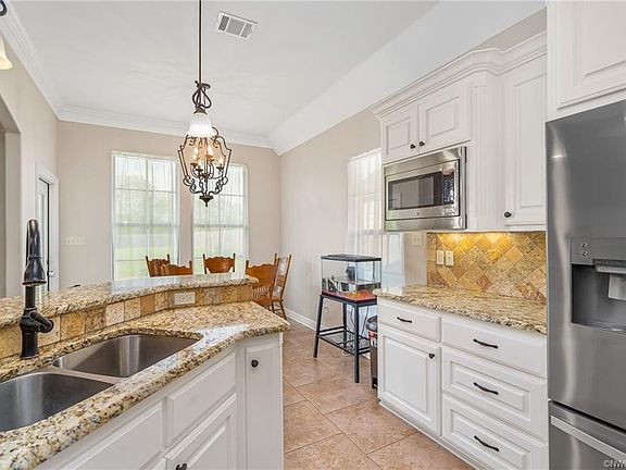 5th image of 212 Panther Dr