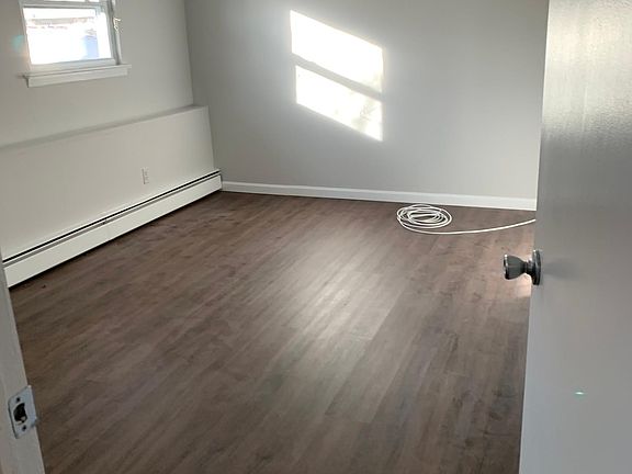 4th image of 4 Old Oak Ct