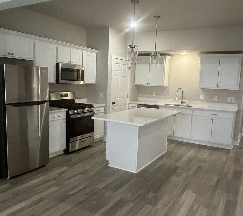 1st image of 1356 S Main St #1356