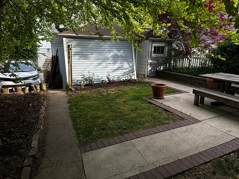 619 E Potter Ave — Photo 20