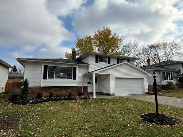 7003 Tobik Trl, Parma Heights, OH 44130