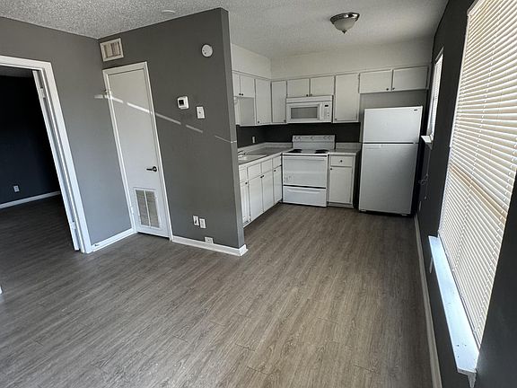 2nd image of 420 N Gilmer St #4