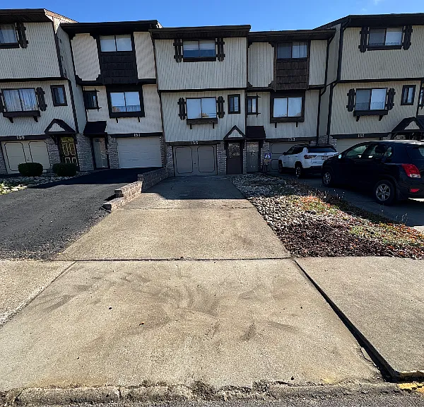 155 Palomino Dr — Photo 2