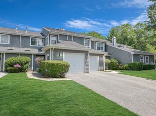 49 Madder Lake Cir, Commack, NY 11725