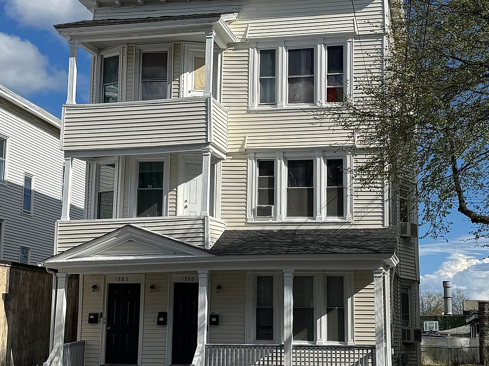 2nd image of 1880 Stratford Avenue