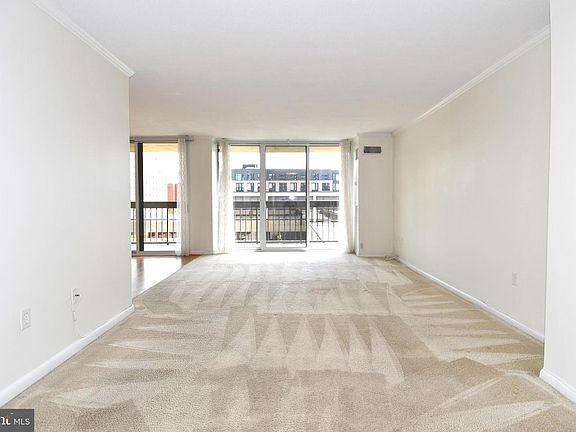 4th image of 400 Madison St APT 301