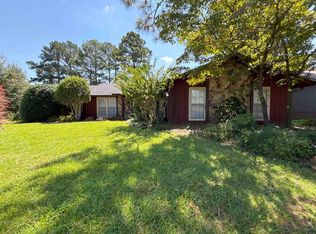 422 Lake Front Dr, Warner Robins, GA 31088