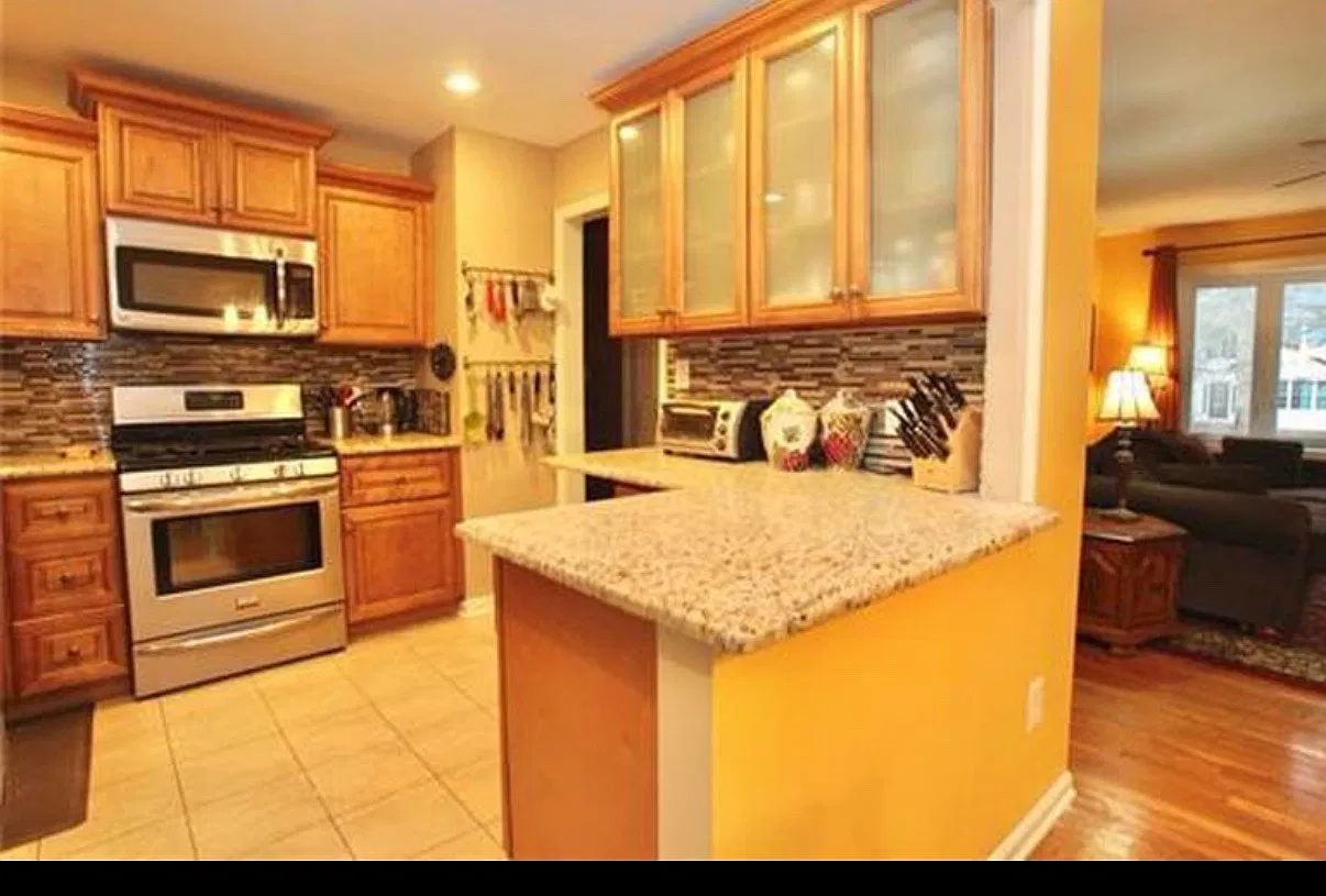 3 bed, 1960 sqft, $4,500 — Photo 1