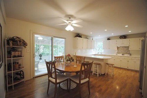 2nd image of 10058 Hemlock Dr