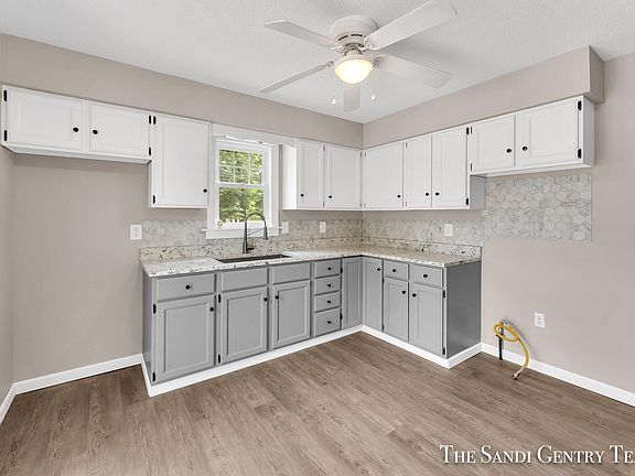 3rd image of 3588 Hall Rd