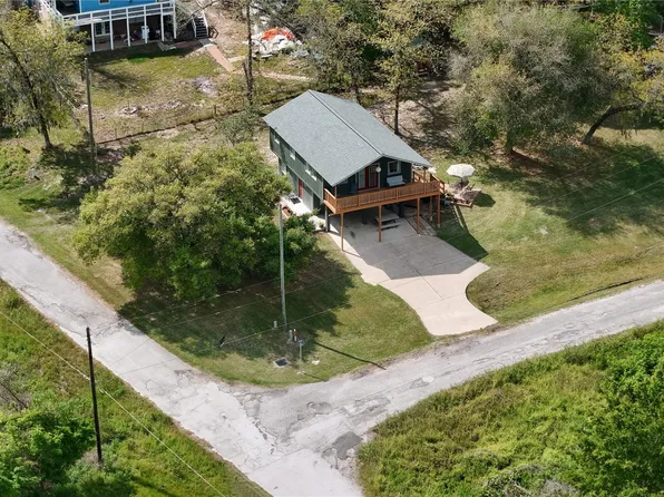 581 Northwood Dr, Pointblank, TX 77364