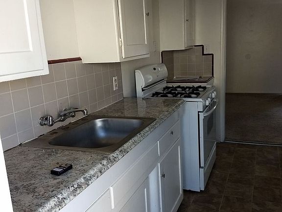 3rd image of 3814 Udall St