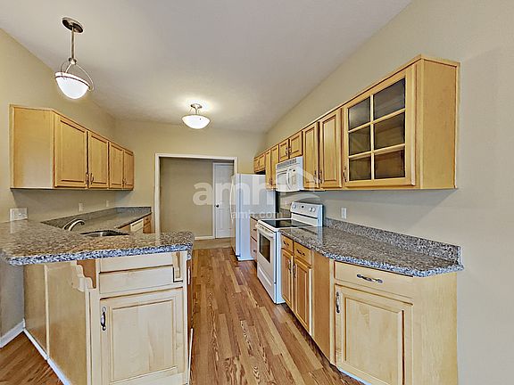 4th image of 6772 Sugar Hill Dr
