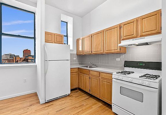 4th image of 597 Grand Ave APT 4A