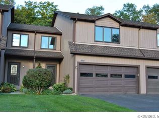 1127 Ridge Crest Dr, Victor, NY 14564