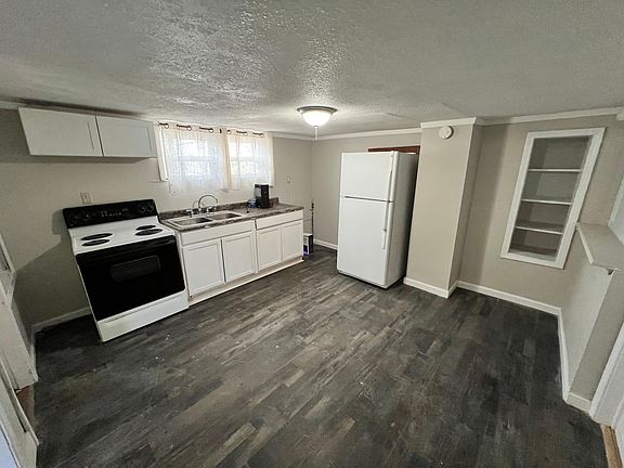 4th image of 895 Baldwin Ave #2