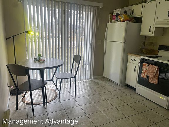 3rd image of 1190 Windsor Dr #11627316