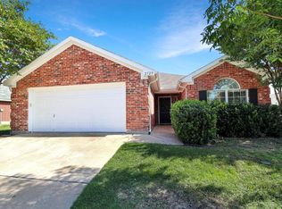 2729 Wakecrest Dr, Fort Worth, TX 76108