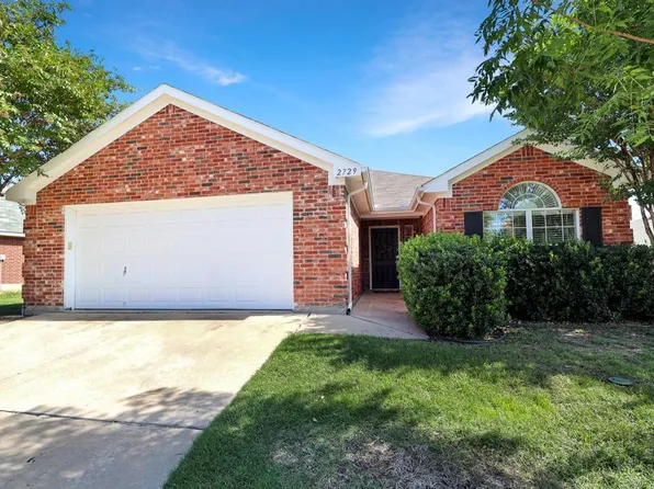 2729 Wakecrest Dr, Fort Worth, TX 76108