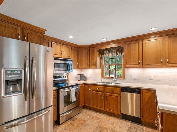 4th image of 18 Ivy Rd