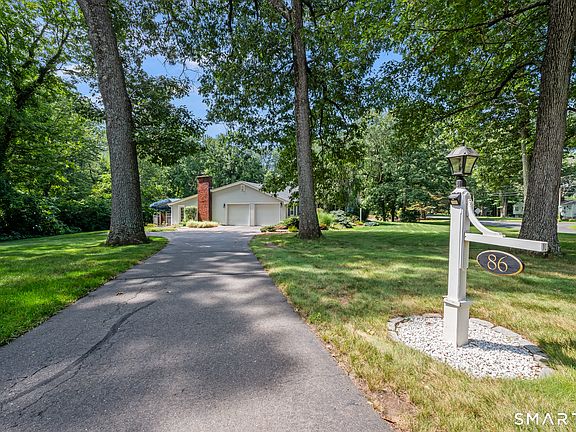 2nd image of 86 Knollwood Drive